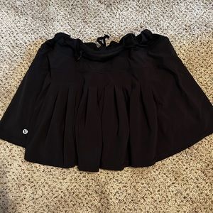 Lululemon black skirt LONG.